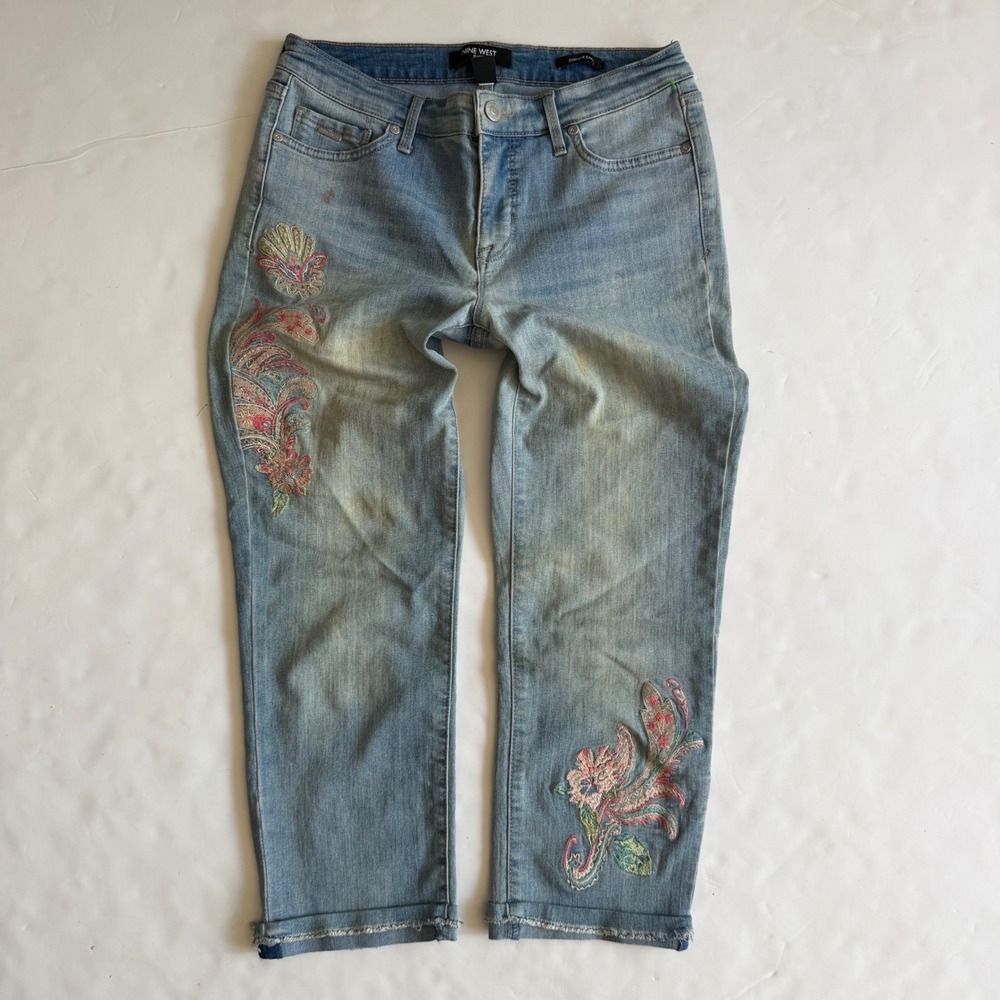 Nine West Chrystie Capri Jeans Light Wash Pink Floral Embroidered Boho y2k 4